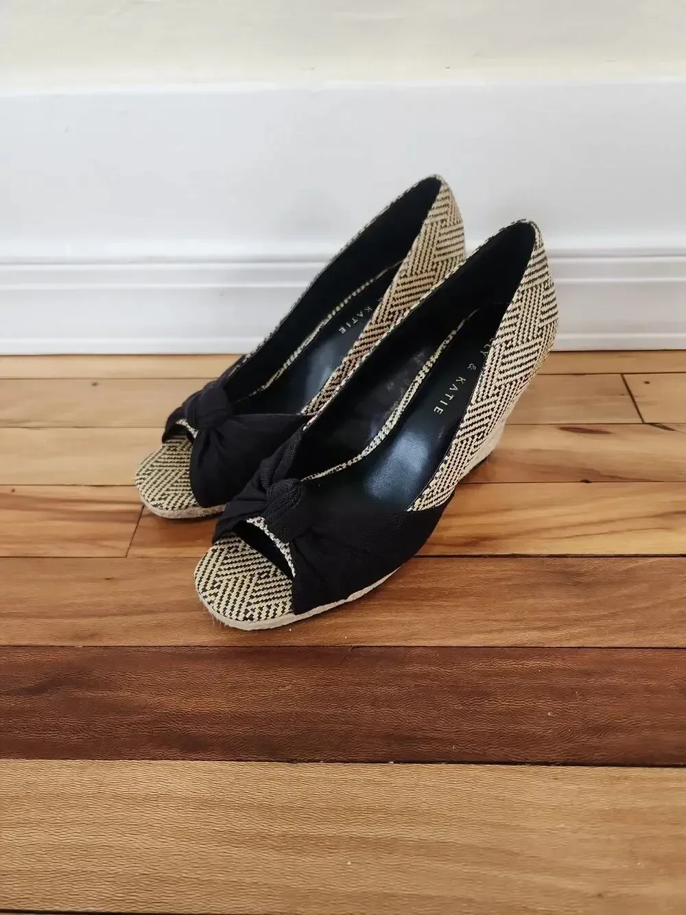 Kelly & Katie Bow Peep Toe Wedge Sandals Fabric Women's Heels 8.5 Espadrille